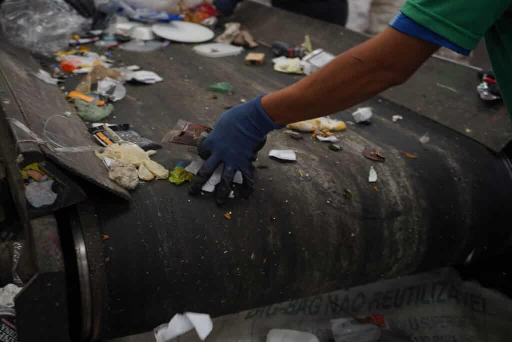 Rejeito na reciclagem: por que 66% do que sobra nas cooperativas é embalagem flexível 2 Yattó - Economia Circular